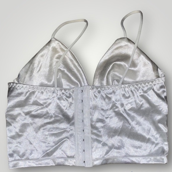 Cropped Tank Top - Picture 2 of 2